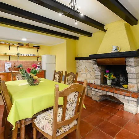 4 Bedroom Stunning In Jurani