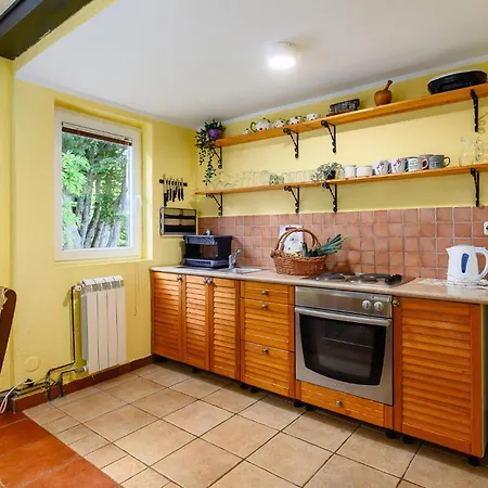4 Bedroom Stunning In Jurani Holiday home *