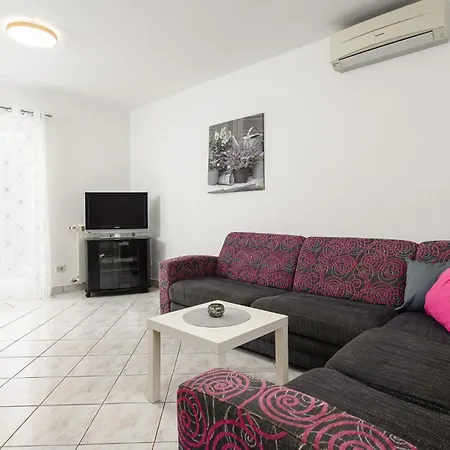 4 Bedroom Stunning In Jurani *